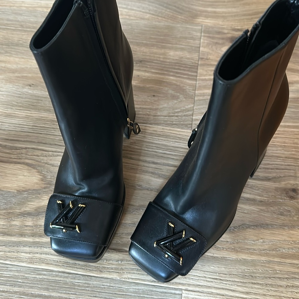 Louis Vuitton Platform Boots brand new